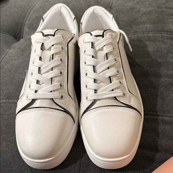 Christian Louboutin White Leather Low-Top Sneakers with Black Heel Panel - Picture 4 of 7